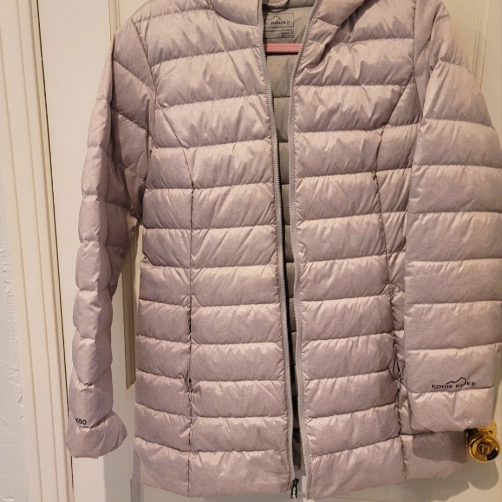 Eddie Bauer Women's Lightweight Puffer Jacket